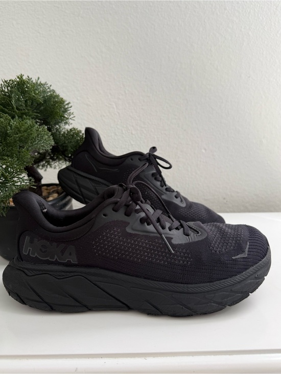 Hoka Other - Hoka Arahi 7 Men size 7.5 All-Black Plush Cushion Running Shoes
